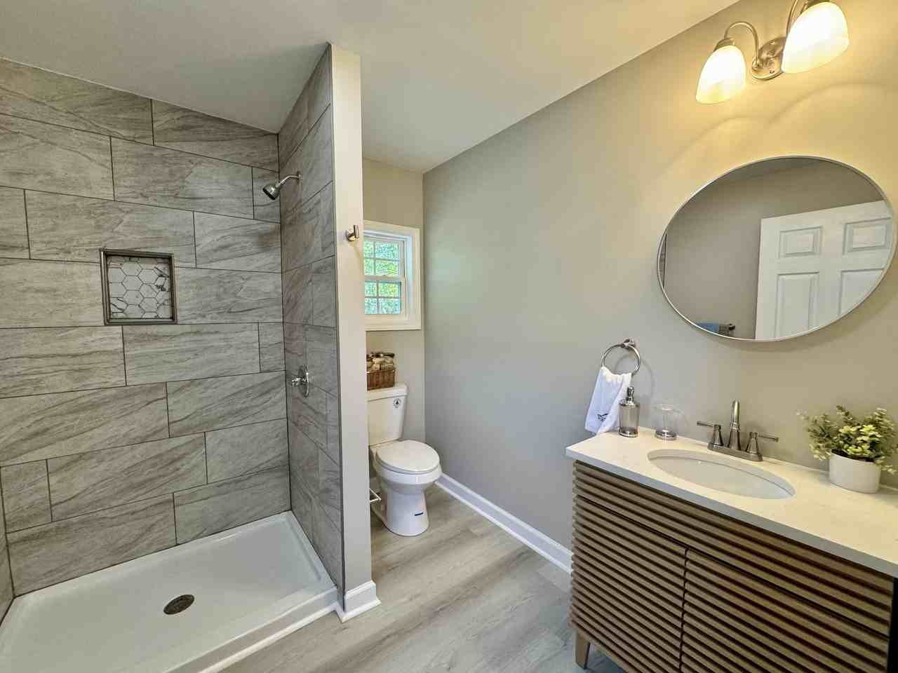 2401 Phoenix Dr #1 - Photo 4 of 20