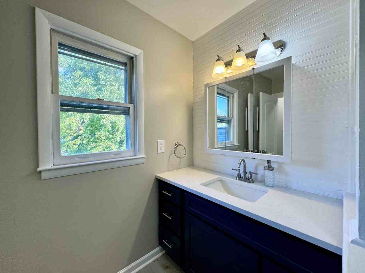 2401 Phoenix Dr #1 - Photo 6 of 20