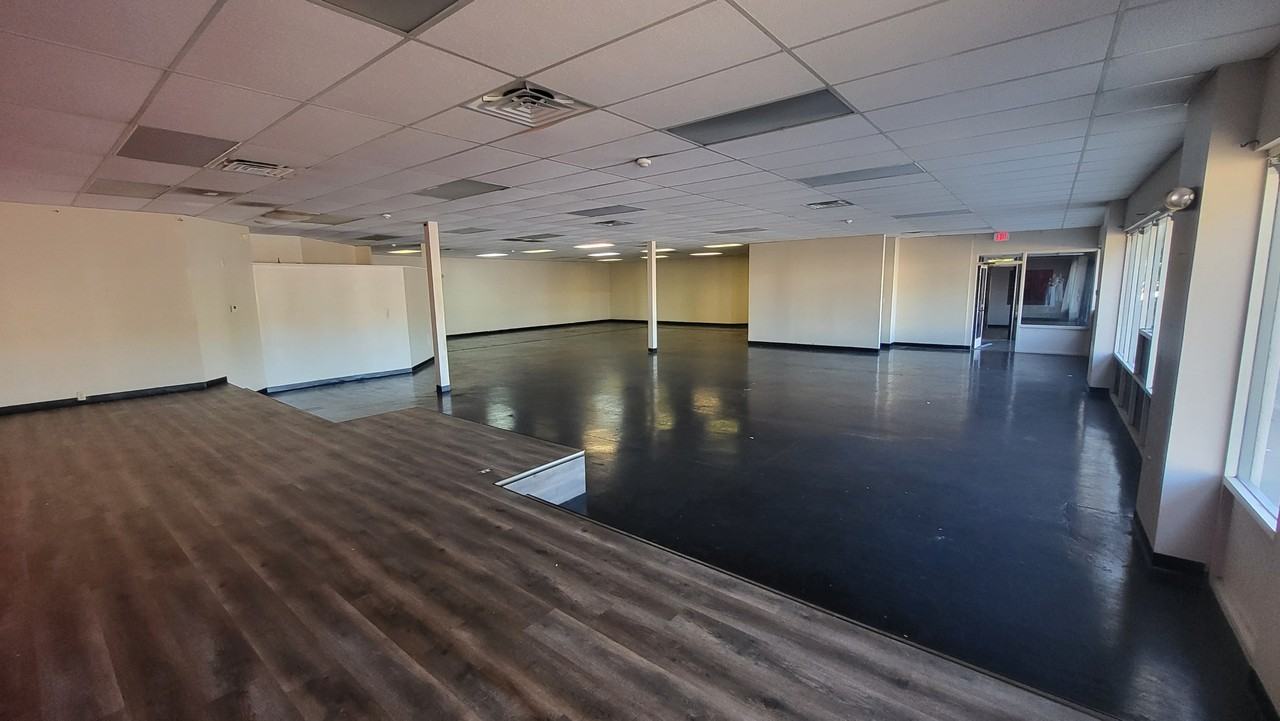 6001 Bartlett Center Dr #1-2 - Photo 7 of 19