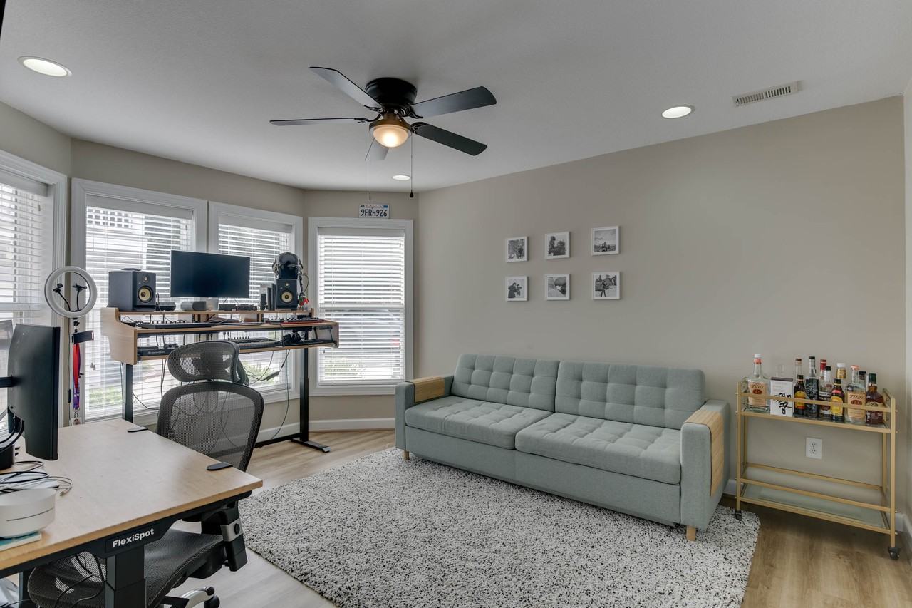 4815 Lake Dr #B - Photo 2 of 11