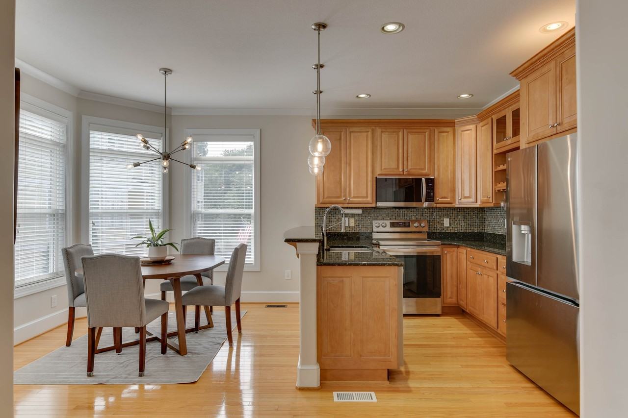 4815 Lake Dr #B - Photo 7 of 11