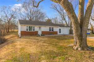 featured image of 124 Almond St #1