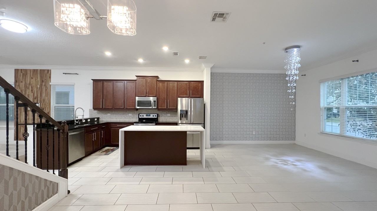 8311 Lookout Pointe Dr #1 - Photo 7 of 21