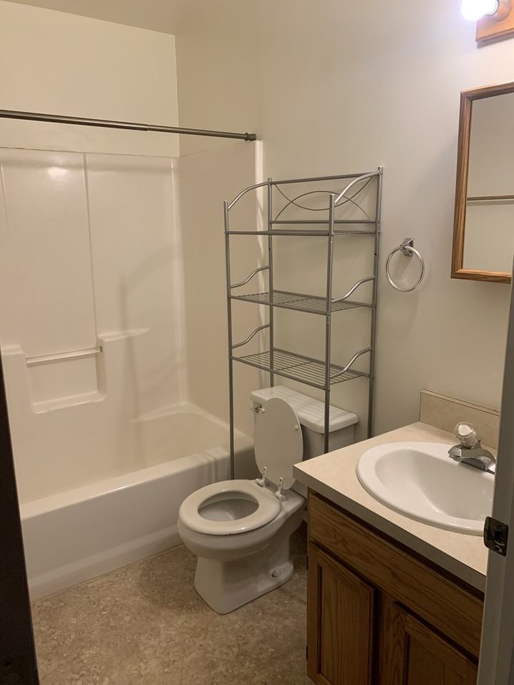 1662 Jefferson St #D - Photo 4 of 7