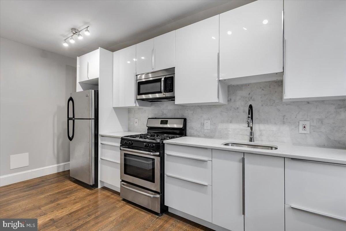 1301 Longfellow St Nw Apt 207 #207 - Photo 3 of 25