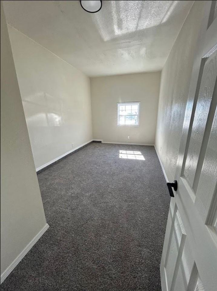 9803 Larkspur Ln - Photo 5 of 10