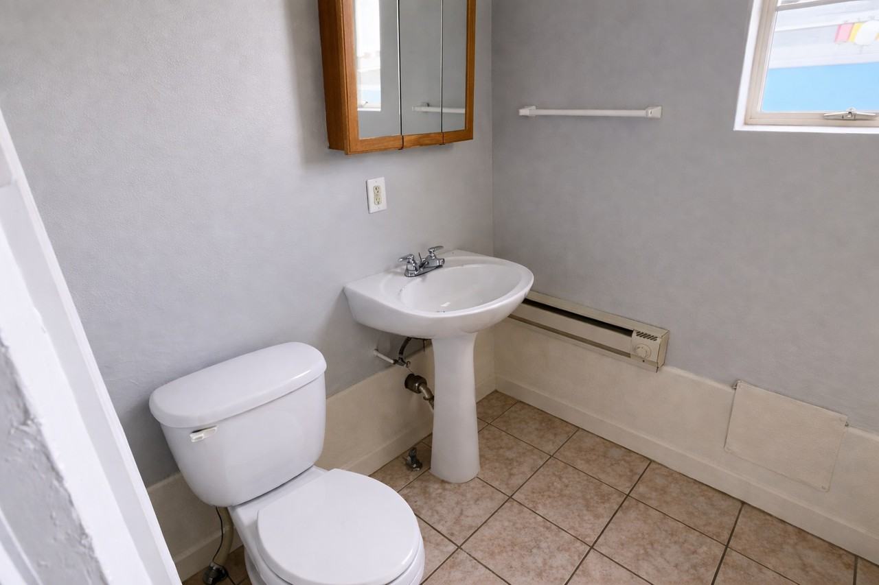 308 NORTH NEVILLE STREETAPT 5 #5 - Photo 5 of 7