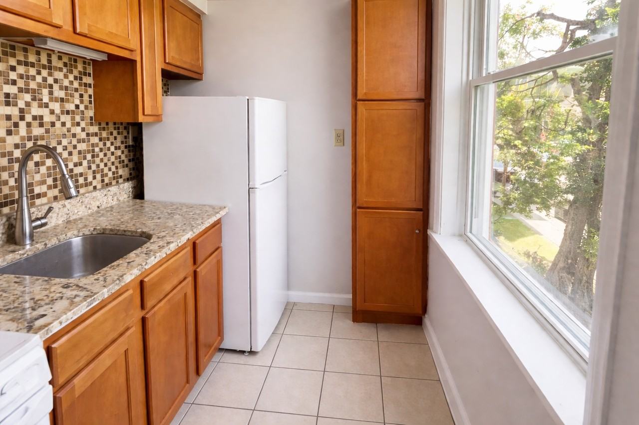 733 MARYLAND AVENUEAPT 3 #733-3 - Photo 3 of 7