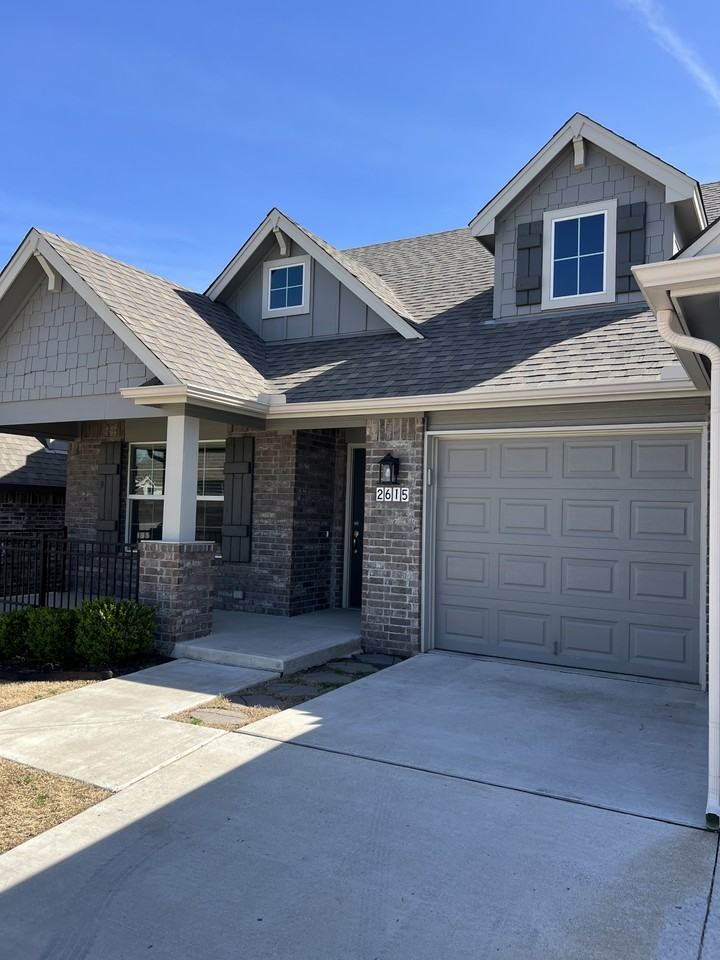 2615 W Baton Rouge Pl #1 - Photo 2 of 37