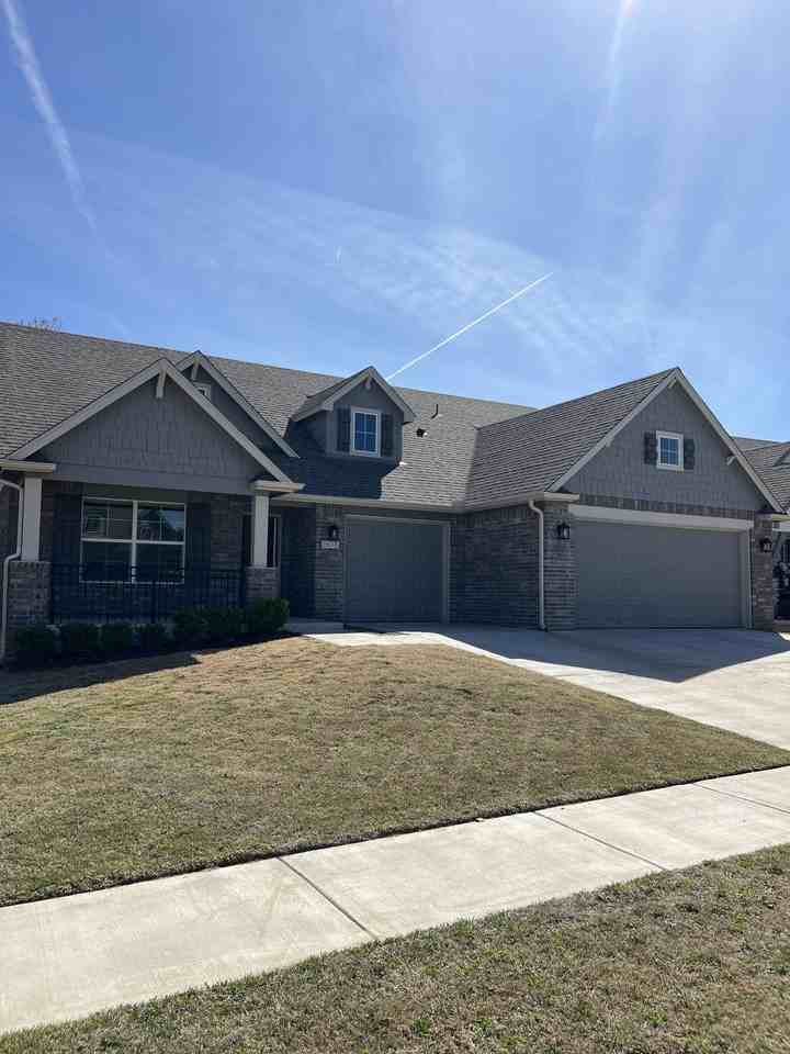 2615 W Baton Rouge Pl #1 - Photo 3 of 37