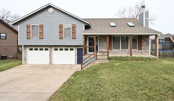 featured image of 7704 Nw 86th St #1