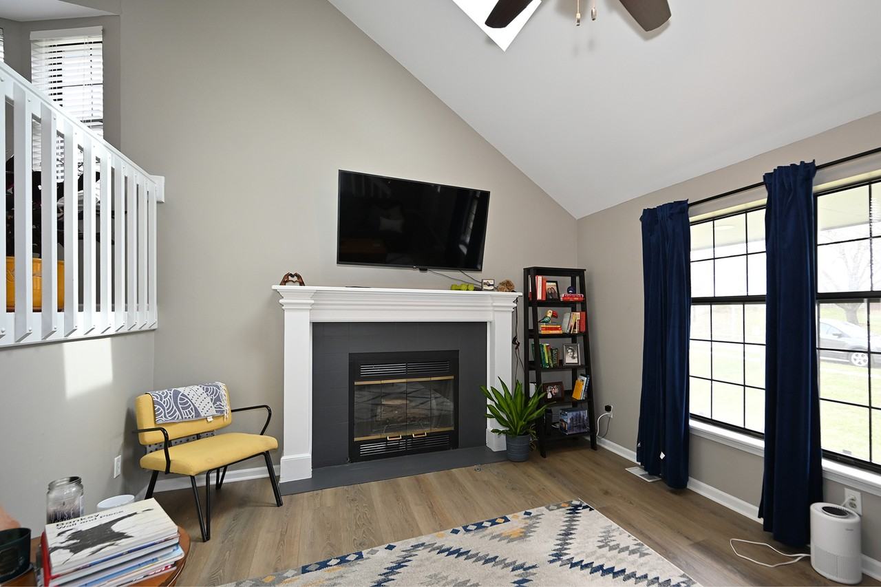 7704 Nw 86th St #1 - Photo 4 of 12