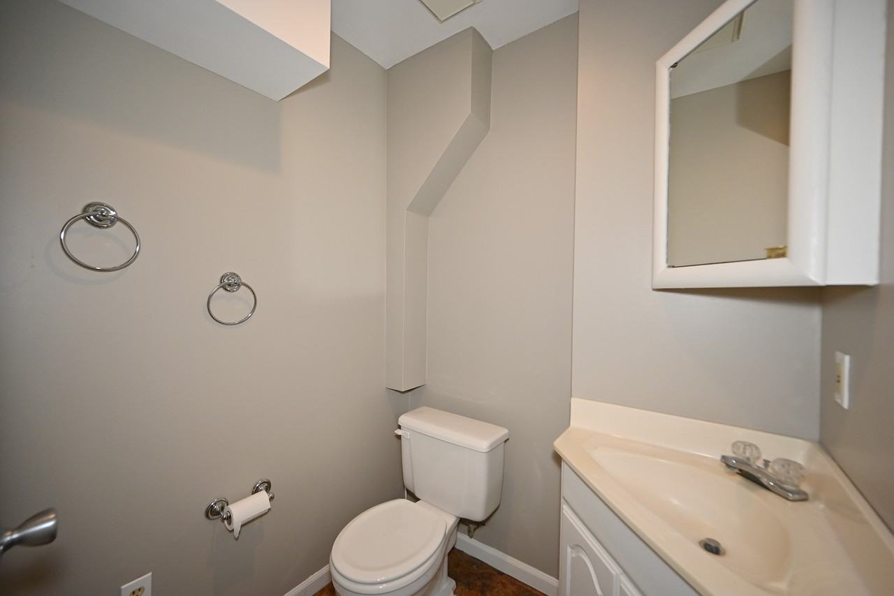 7704 Nw 86th St #1 - Photo 6 of 12