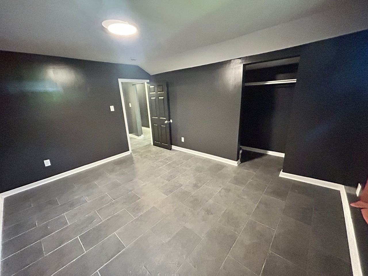 1850 Davis Cir #1 - Photo 4 of 16