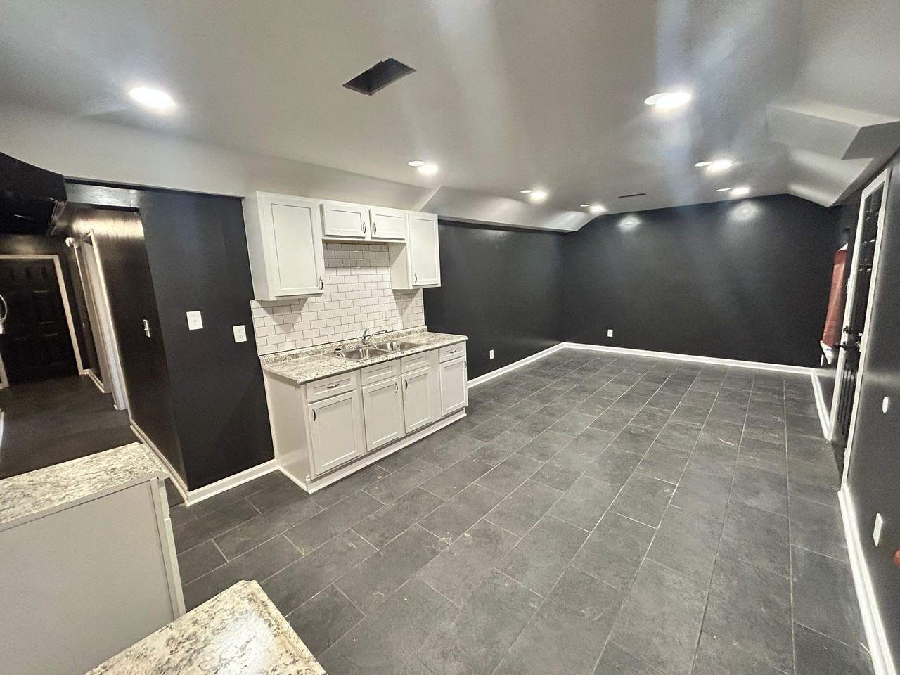 1850 Davis Cir #1 - Photo 7 of 16