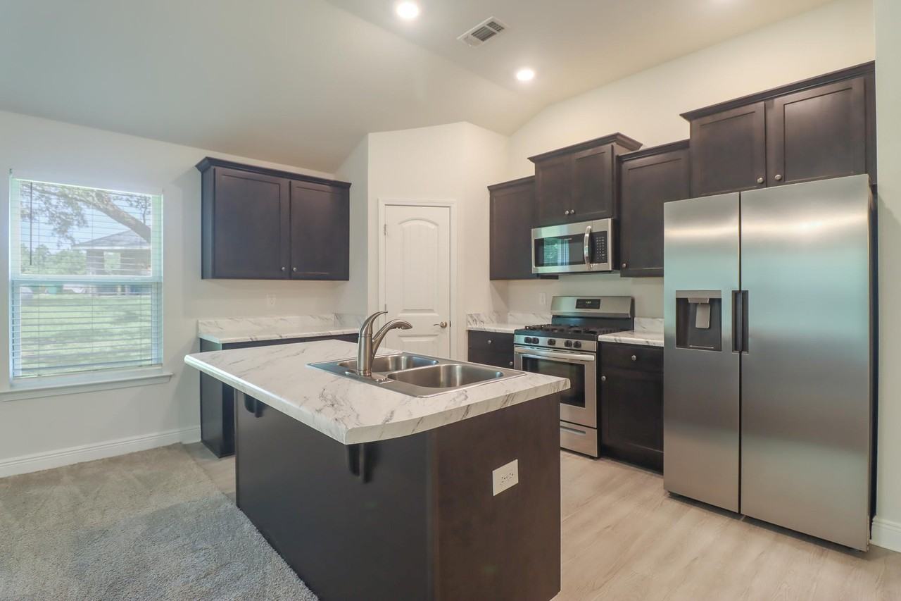 14097 Plantation Oaks Dr #1 - Photo 5 of 16