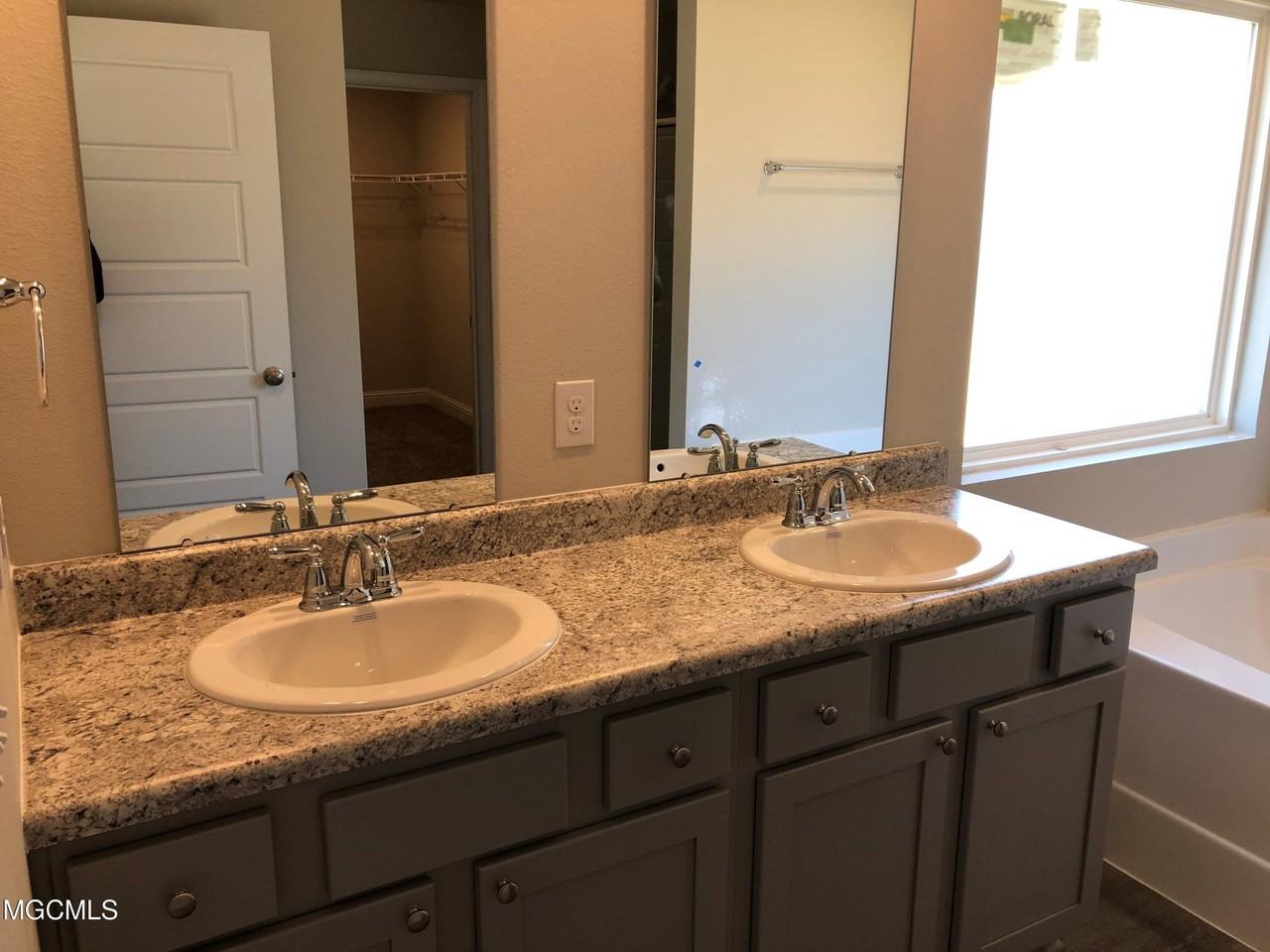 6578 Eastland Cir #1 - Photo 6 of 9