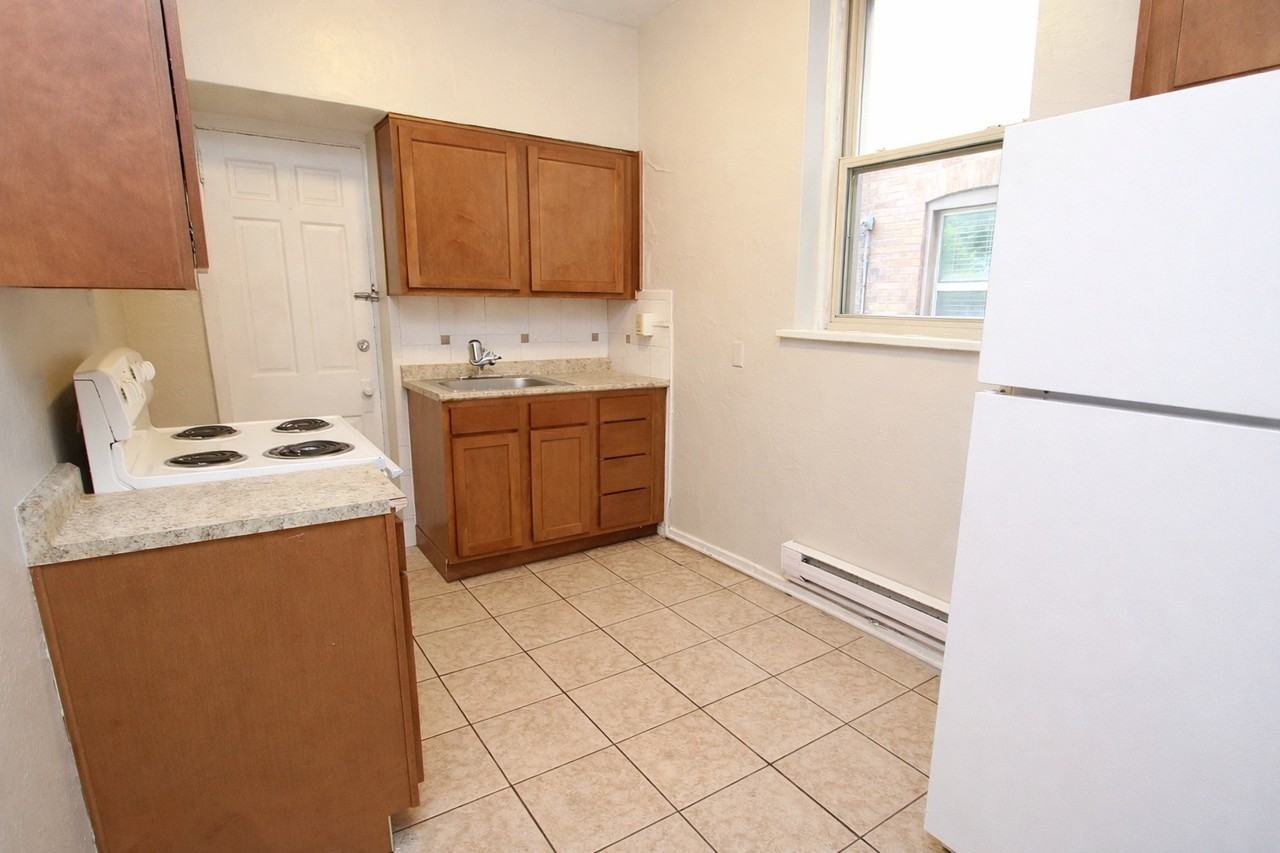 322 MELWOOD AVENUEAPT 4 #322-04 - Photo 2 of 8