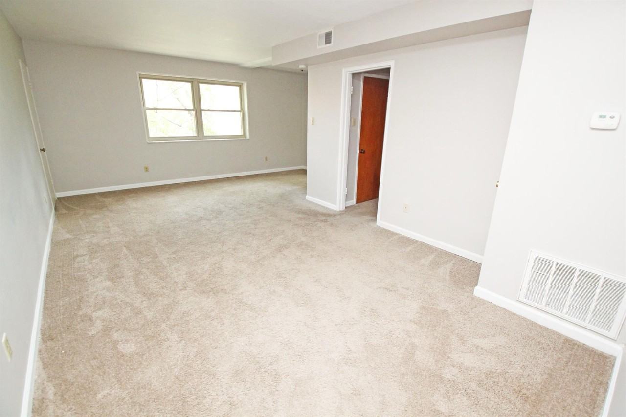 5559 BARTLETT STREETAPT B2 #B2 - Photo 2 of 10