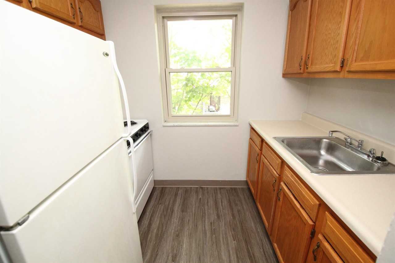 5559 BARTLETT STREETAPT B2 #B2 - Photo 3 of 10