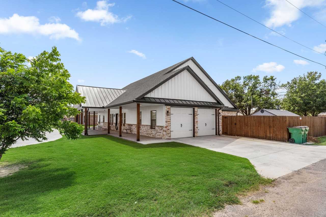 304 Mariners Way #1 - Photo 2 of 31