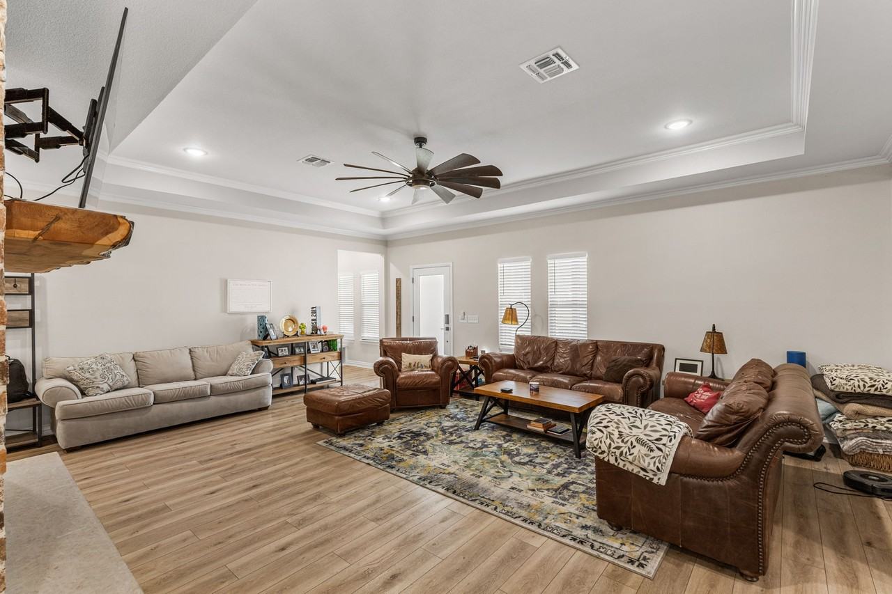 304 Mariners Way #1 - Photo 6 of 31