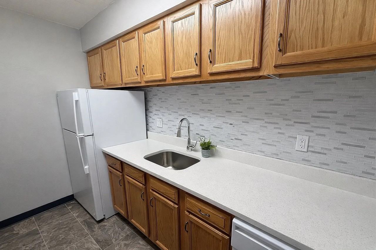 3910 3910 OLD WILLIAM PENN HIGHWAYAPT 135 #135 - Photo 4 of 15