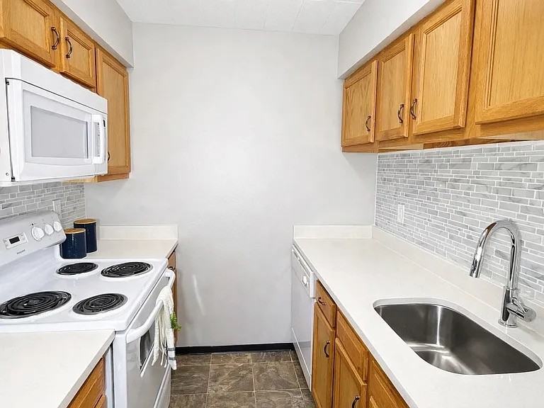 3910 3910 OLD WILLIAM PENN HIGHWAYAPT 135 #135 - Photo 5 of 15