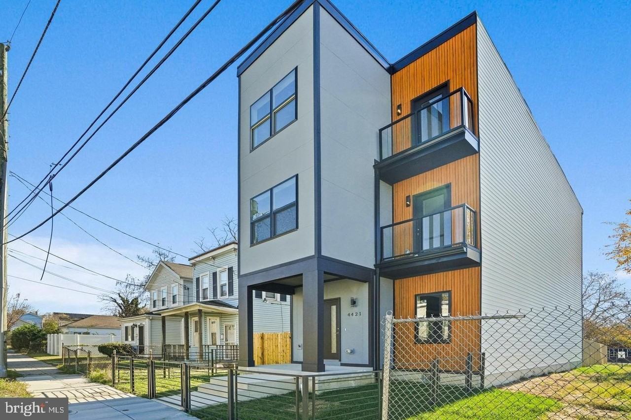 4421 Kane Pl Ne - Photo 4 of 44