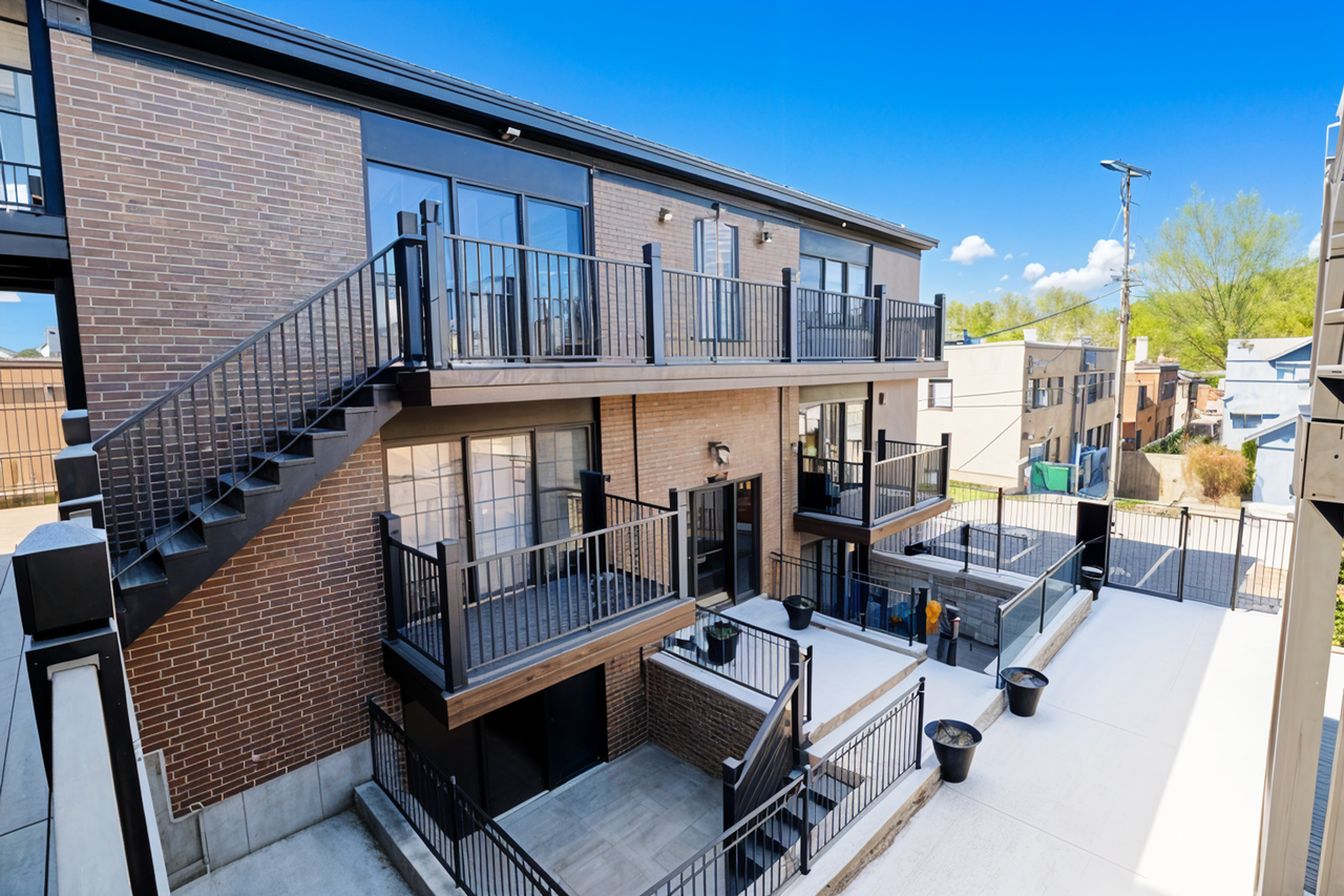 Plaza 44 Apartments - Photo 4 of 8