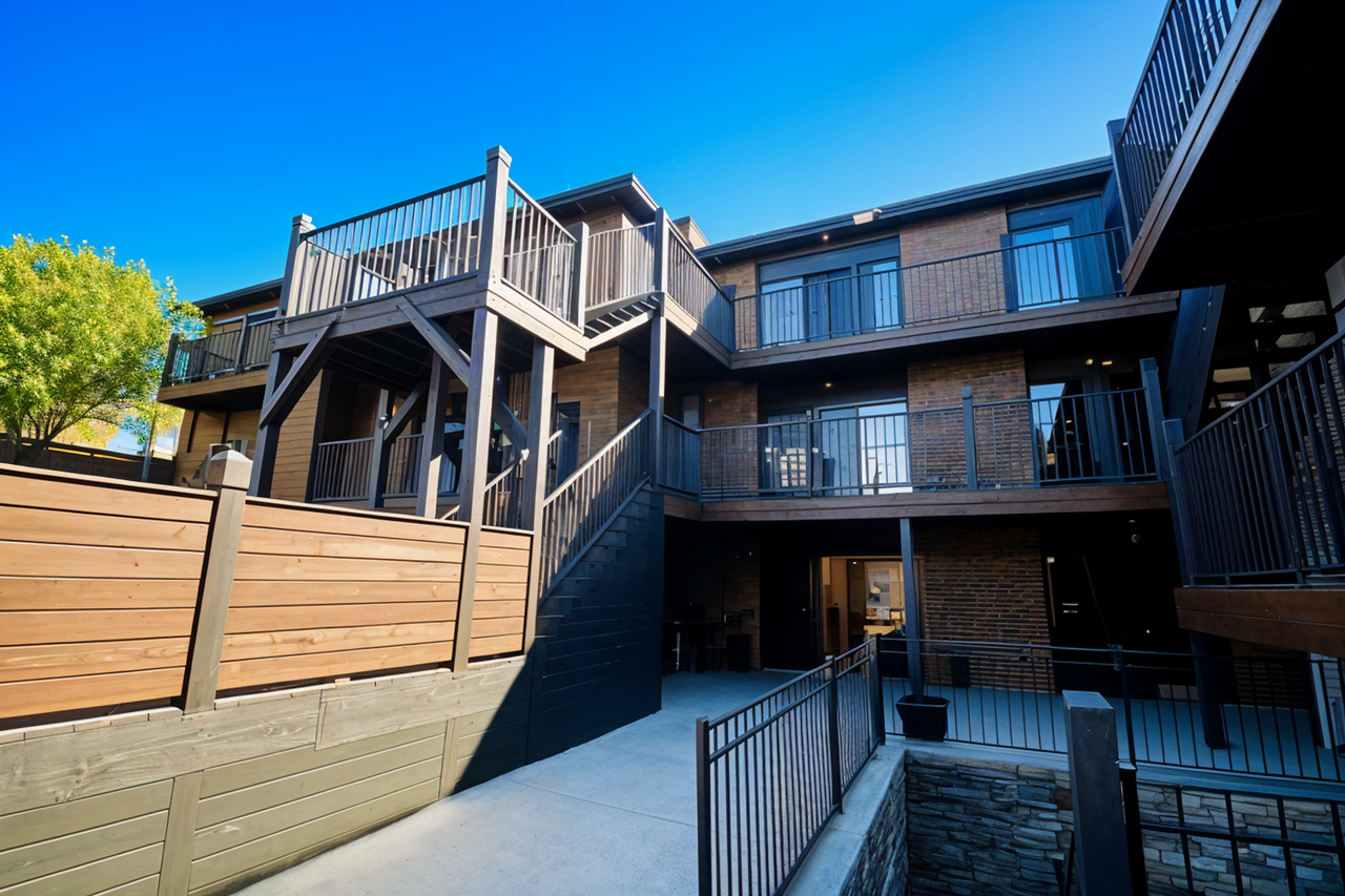 Plaza 44 Apartments - Photo 5 of 8