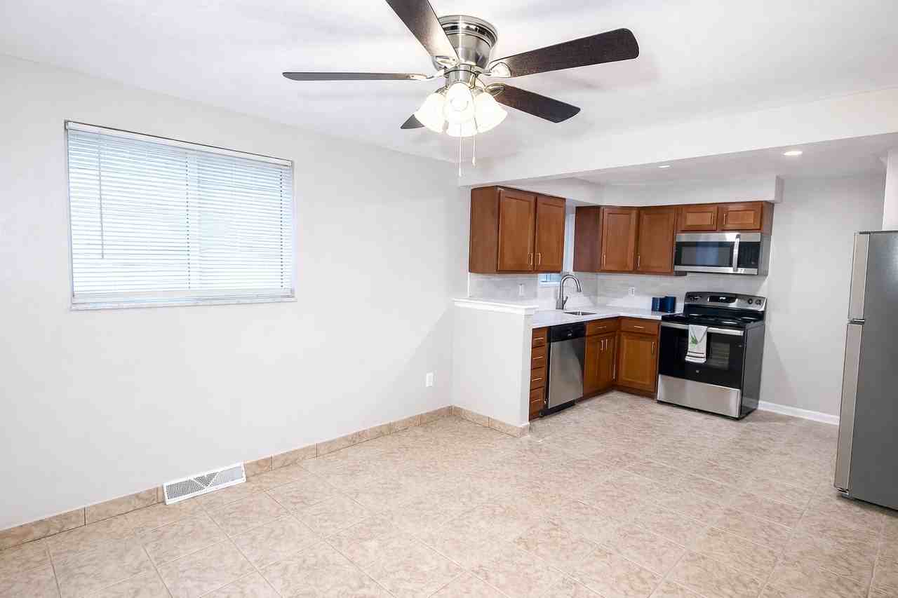 1684 Hulton Rd #1684HUL - Photo 4 of 14