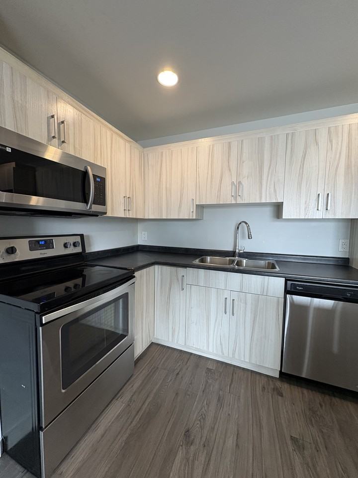 1530 Logan Ave - Photo 3 of 10