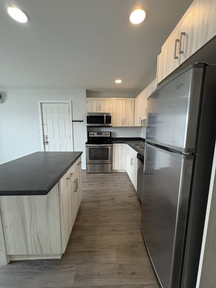 1530 Logan Ave - Photo 4 of 10