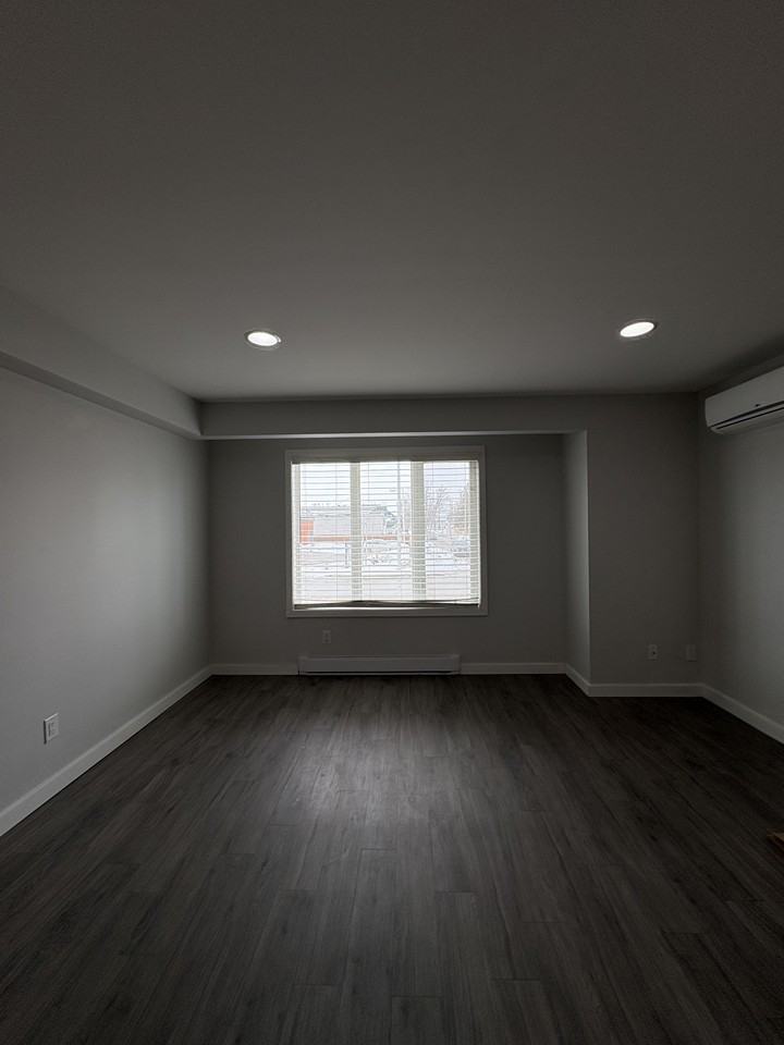 1530 Logan Ave - Photo 5 of 10