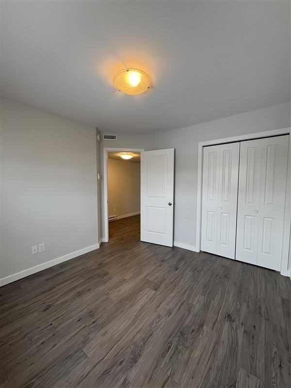 1530 Logan Ave - Photo 7 of 10