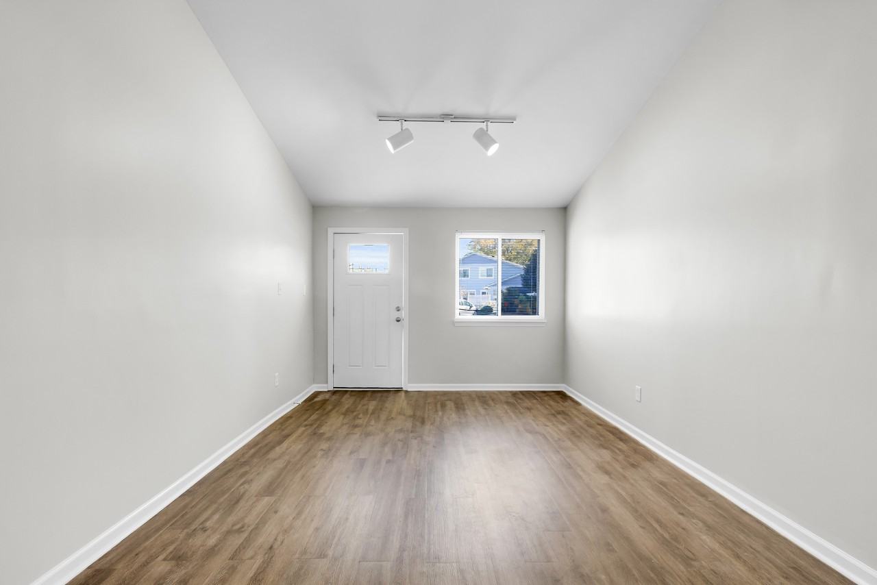 18 Harbour Walk Townhouses - 1 #1 - Photo 4 of 50