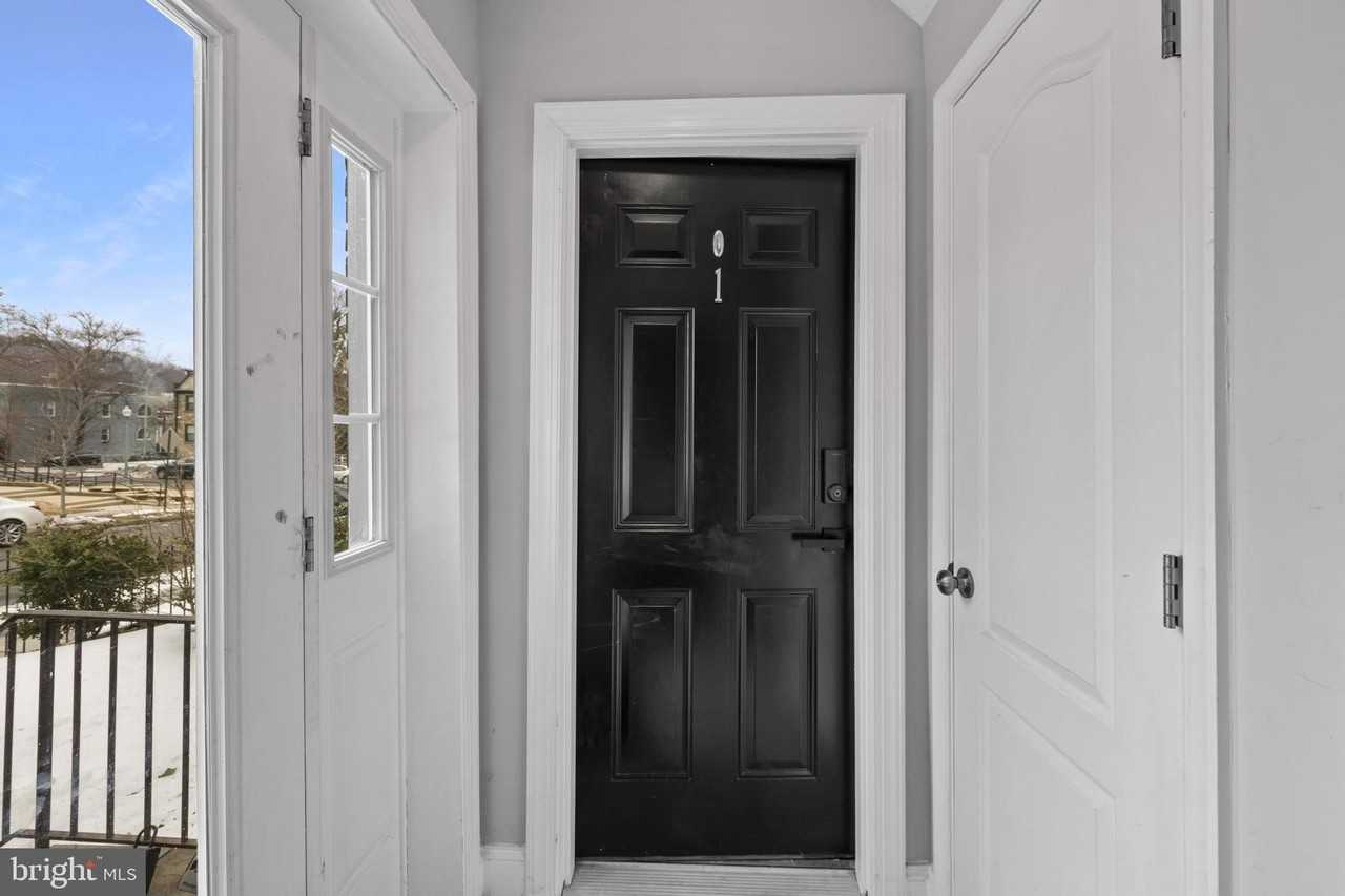 1363 Childress St Ne Apt 1 #1 - Photo 4 of 37