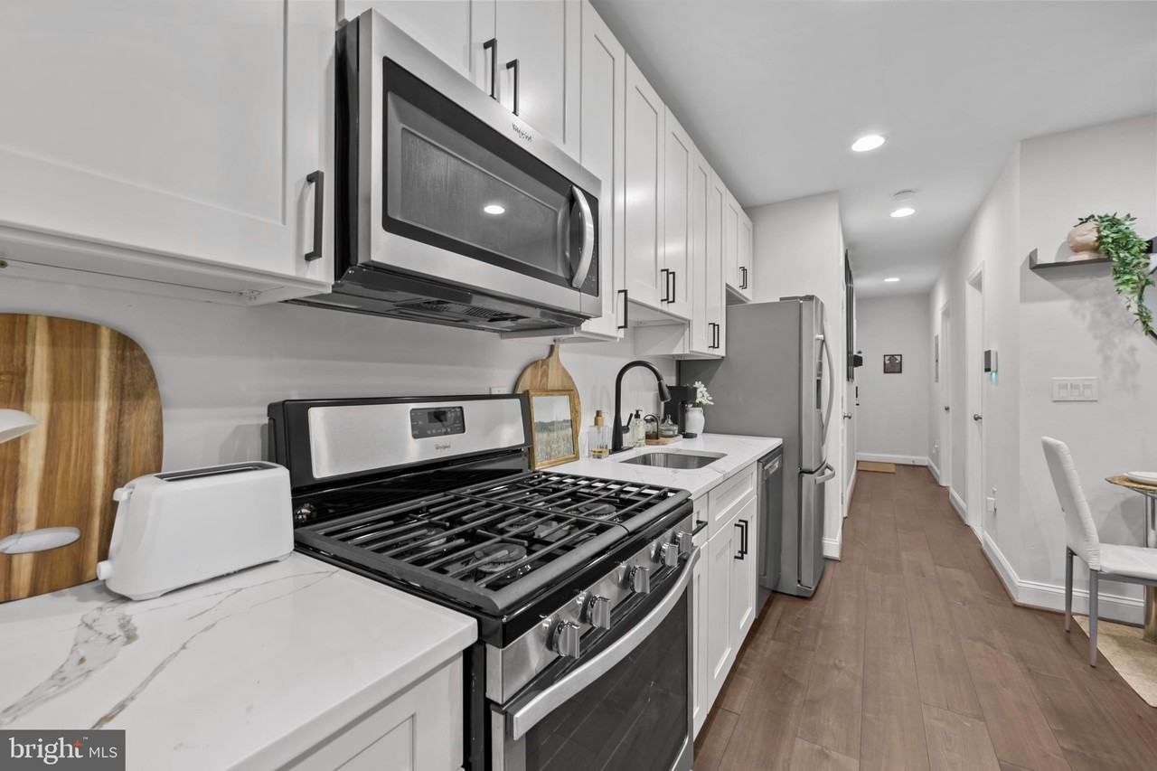 1363 Childress St Ne Apt 1 #1 - Photo 6 of 37