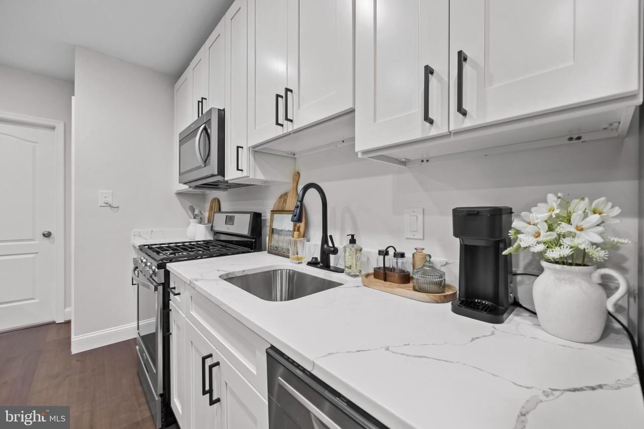 1363 Childress St Ne Apt 1 #1 - Photo 7 of 37