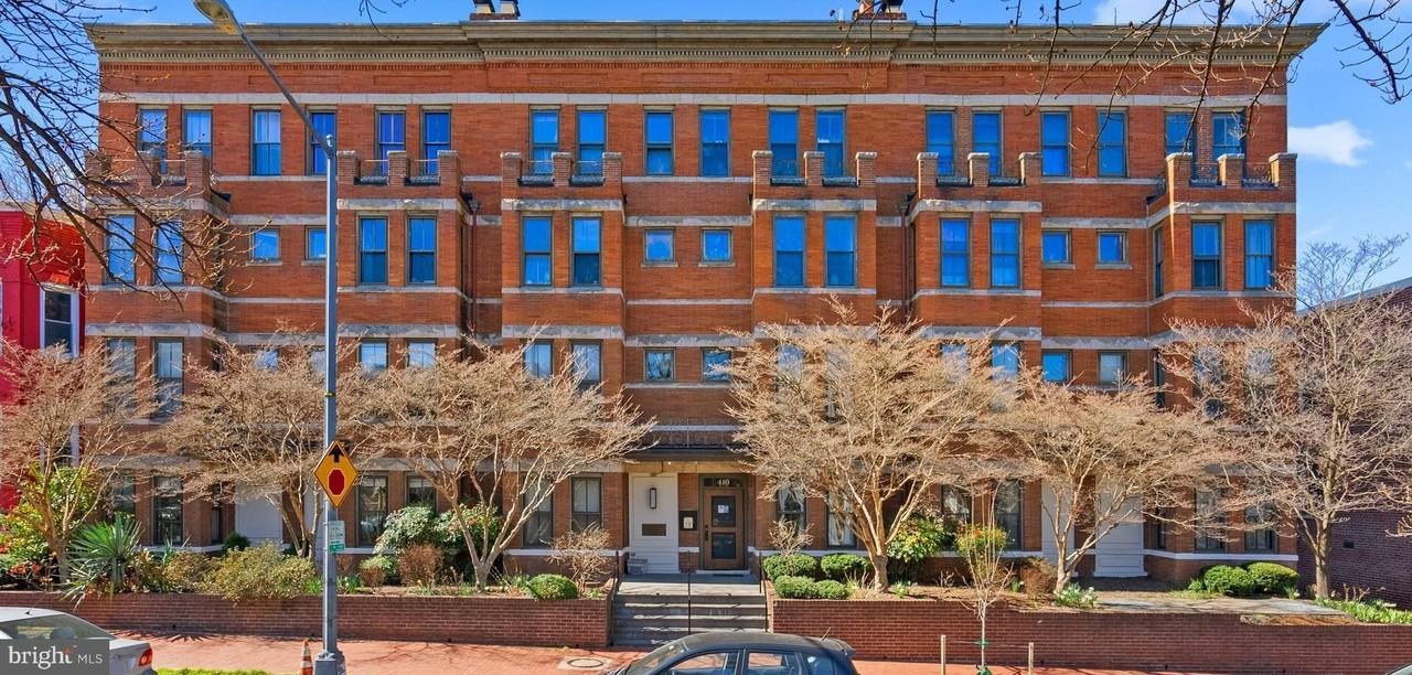 410 11th St Ne Apt 6 #6 - Photo 2 of 28