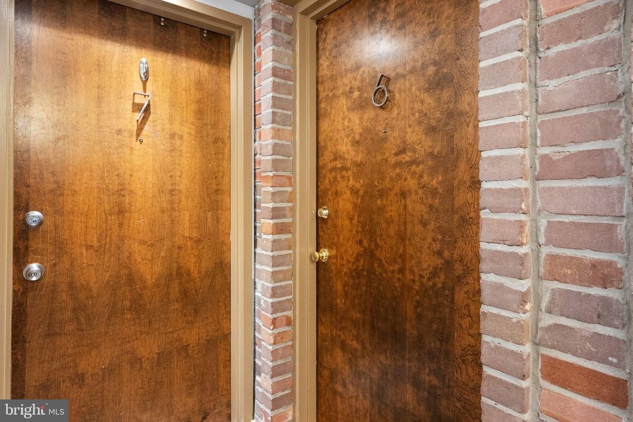 410 11th St Ne Apt 6 #6 - Photo 5 of 28