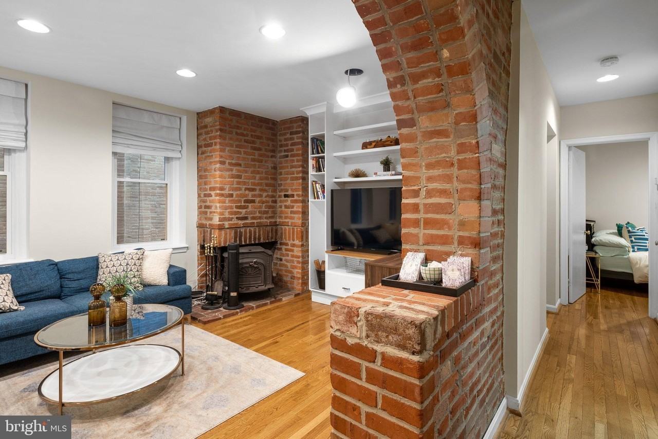 410 11th St Ne Apt 6 #6 - Photo 7 of 28