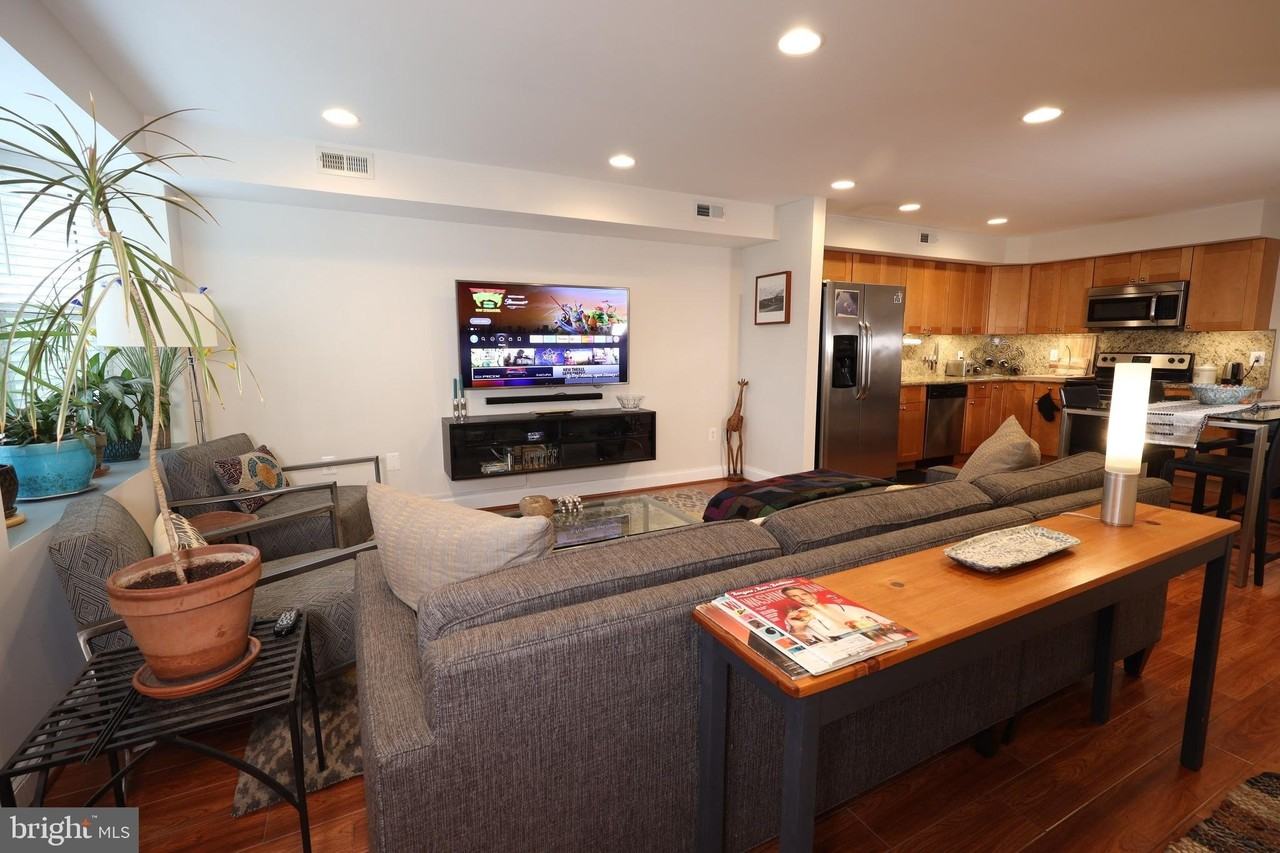 2237 14th St Ne - Photo 2 of 13