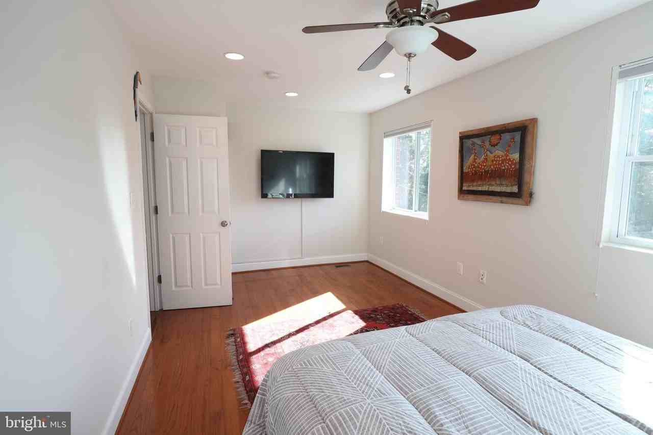 2237 14th St Ne - Photo 5 of 13