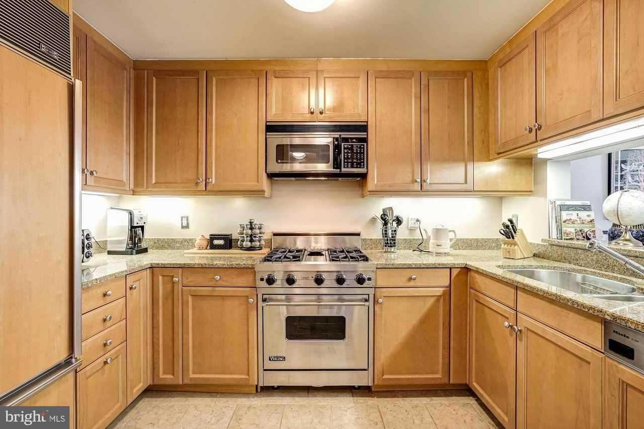 1155 23rd St Nw #PH1B - Photo 4 of 15