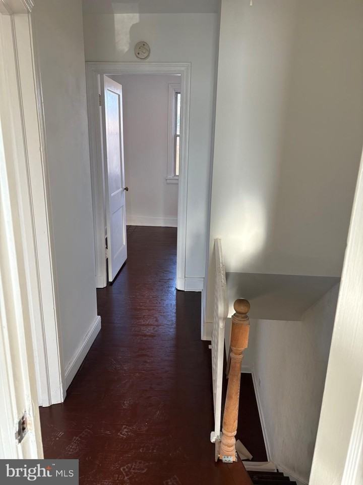 5030 S Dakota Ave Ne - Photo 7 of 21