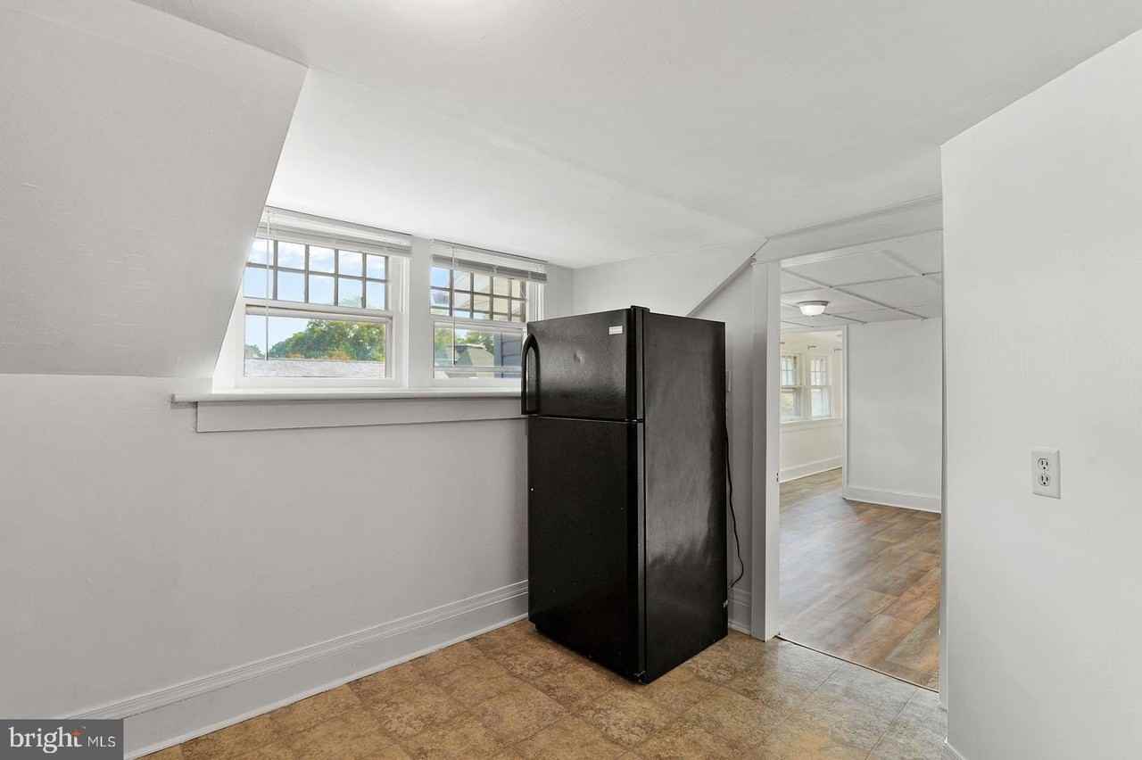 104 N Layton Ave Apt B #B - Photo 7 of 12