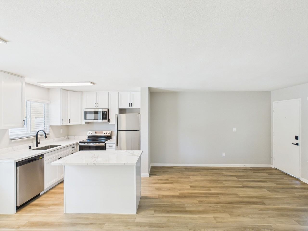 NNP - 3752 Nile Street - Photo 4 of 49