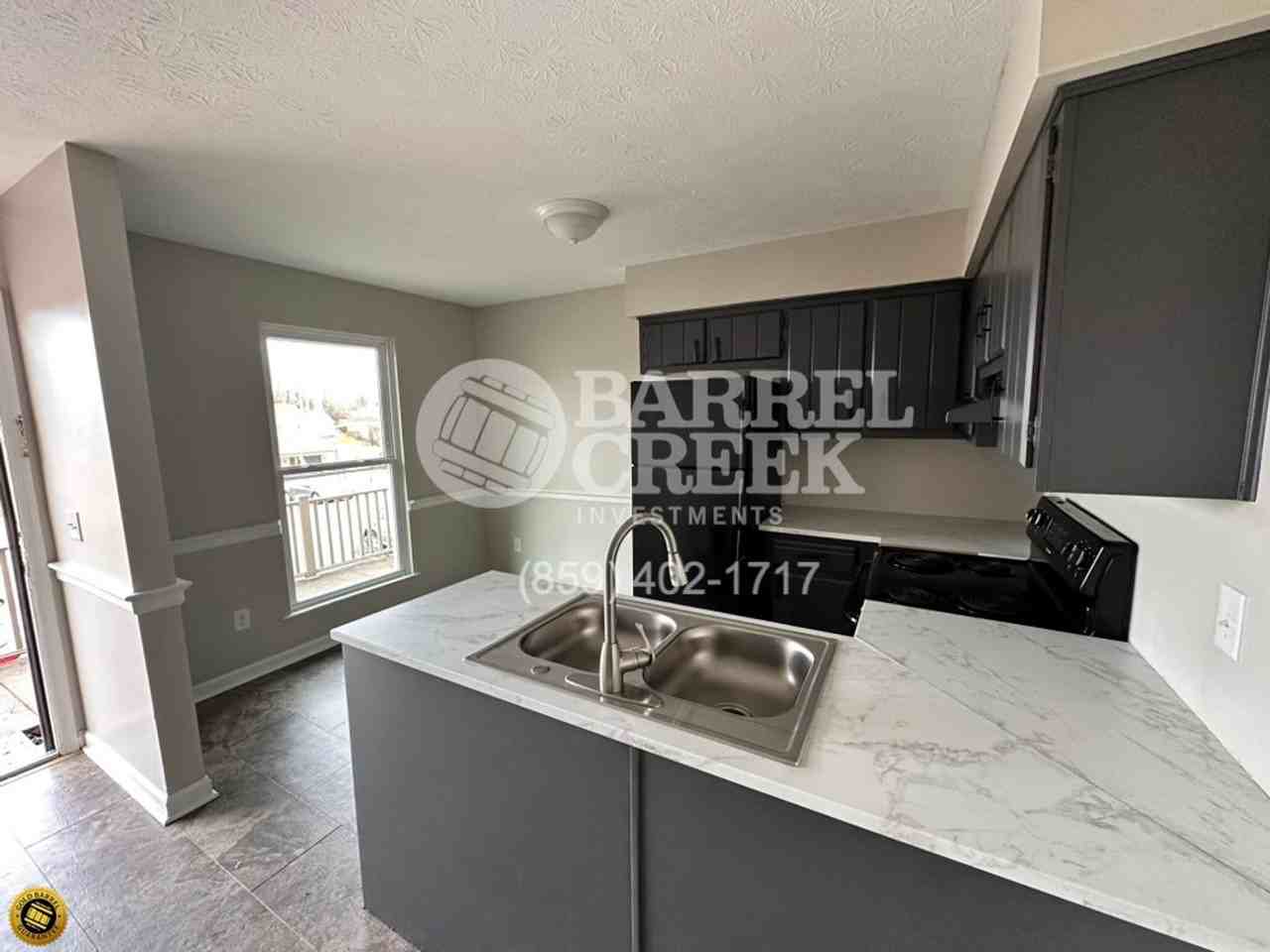 124 Ewing Ave - Photo 2 of 15